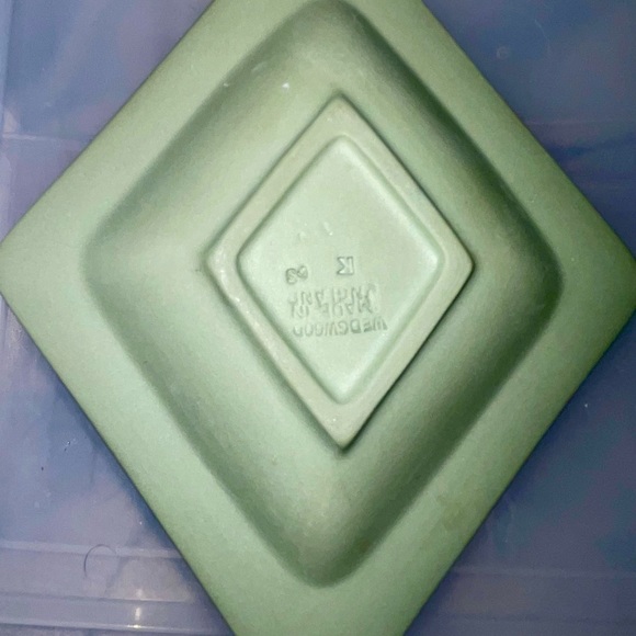 Set of  2 Wedgwood trinket dishes - Picture 6 of 6